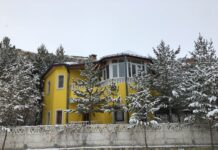 Perge Zafer Takı ve Anıtsal Mimari